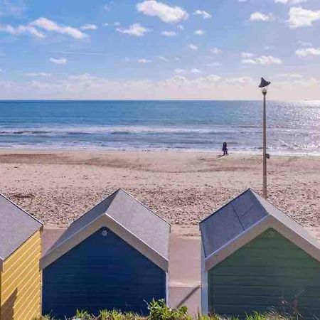 Spacious 4 Bed Rooms, Parking, Garden And Near Parks, Beaches And University Bournemouth Exterior photo