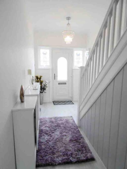 Spacious 4 Bed Rooms, Parking, Garden And Near Parks, Beaches And University Bournemouth Exterior photo